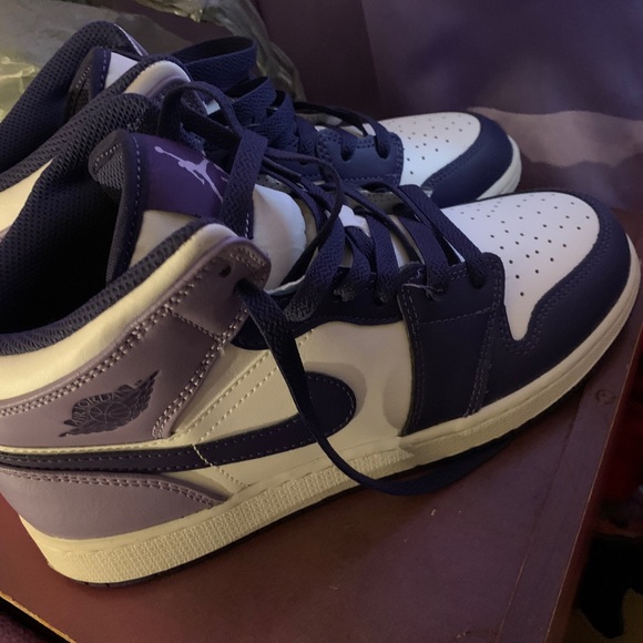 Jordan 1 high  Boys Size 7 grade school